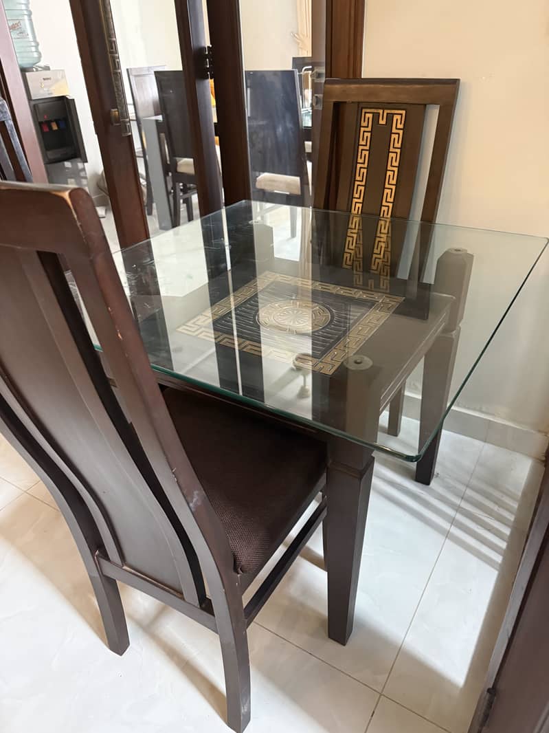 4 seater dining set 0