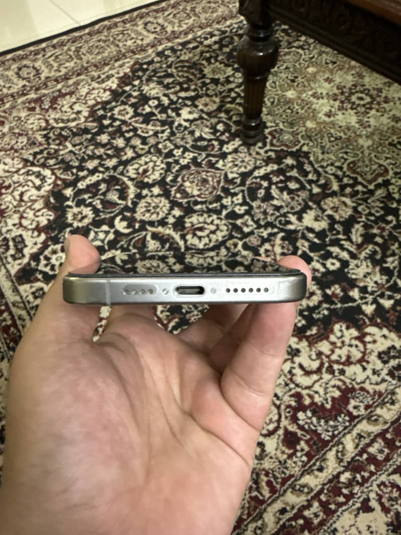 Apple iPhone 15 Pro Max 1