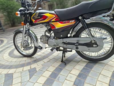 2026 model black CD 70