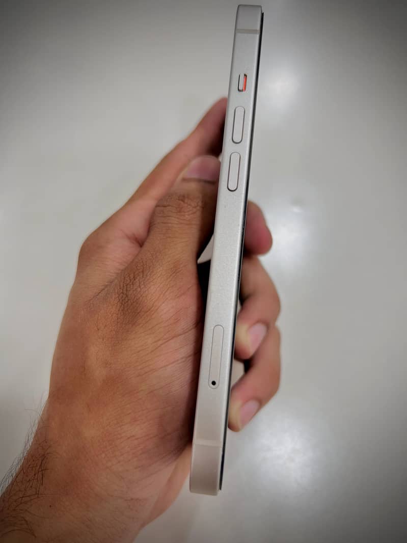 Apple iPhone 13 1