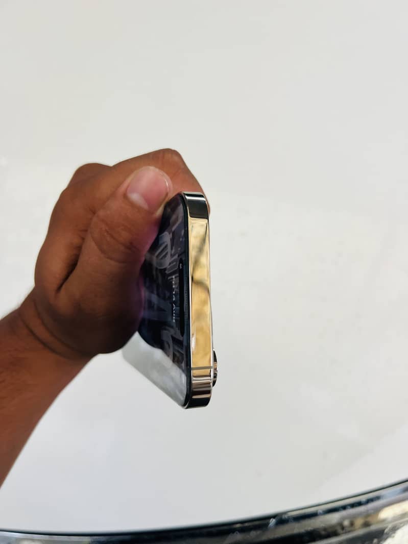 Apple iPhone 14 Pro Max 4