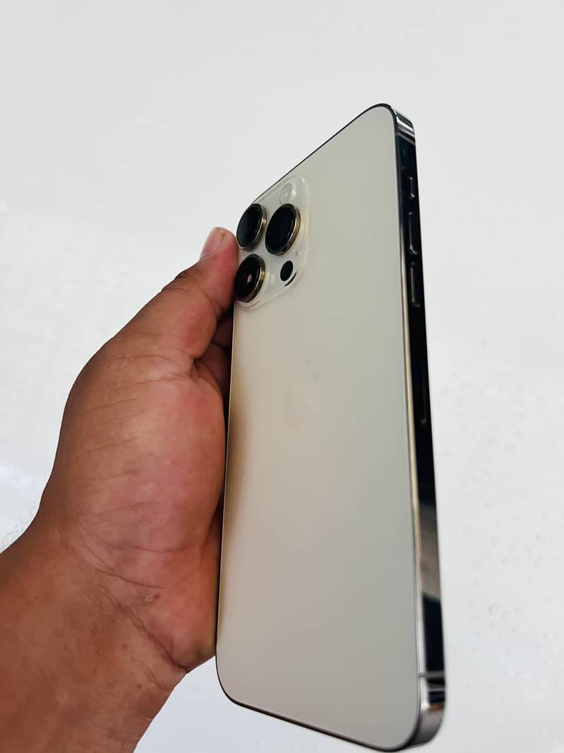 Apple iPhone 14 Pro Max 6