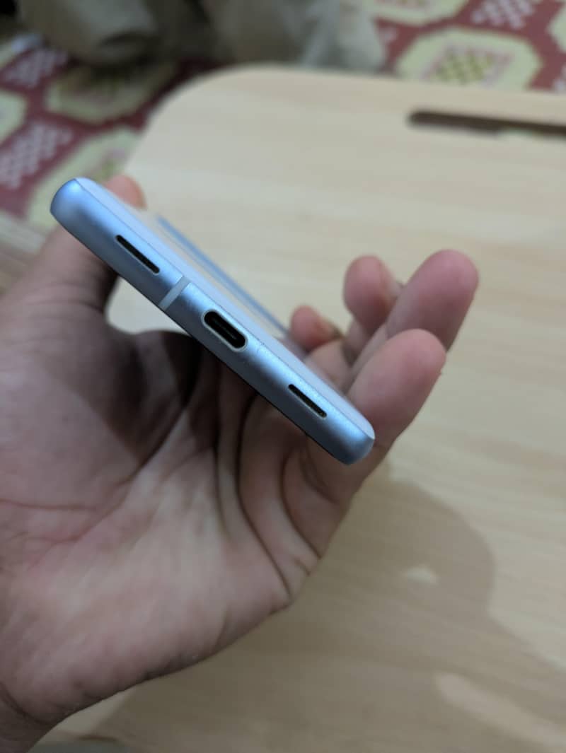 Google Pixel 7a 4