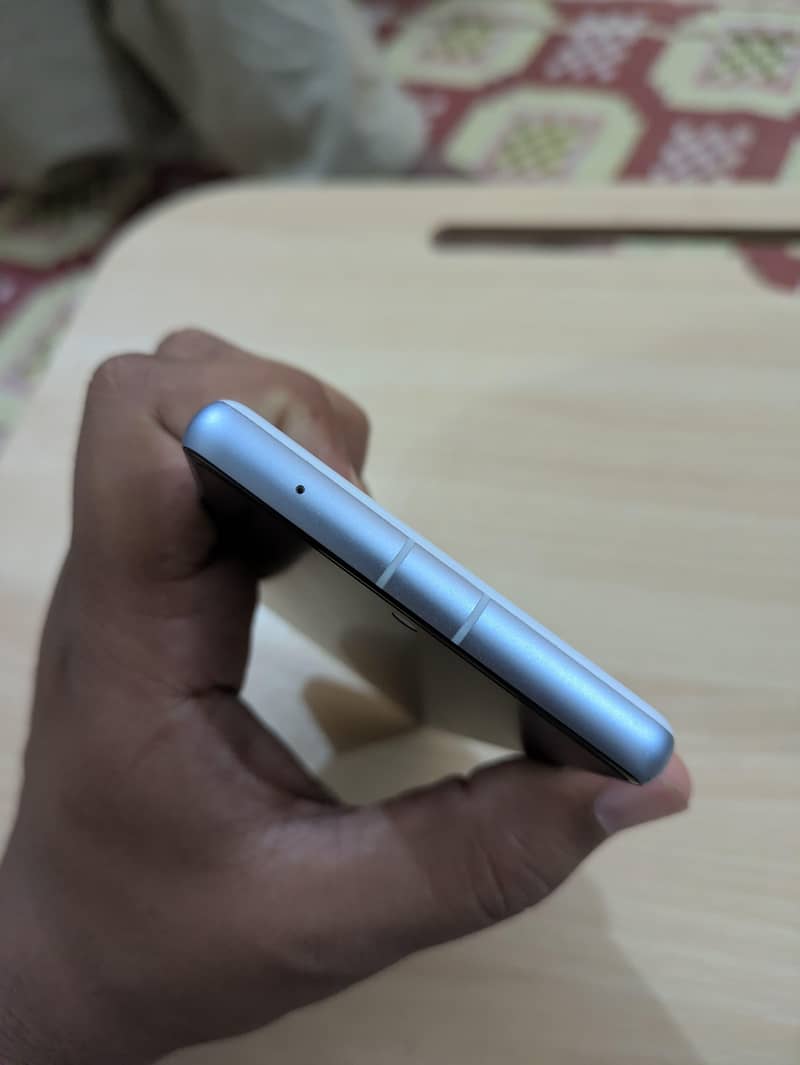 Google Pixel 7a 5