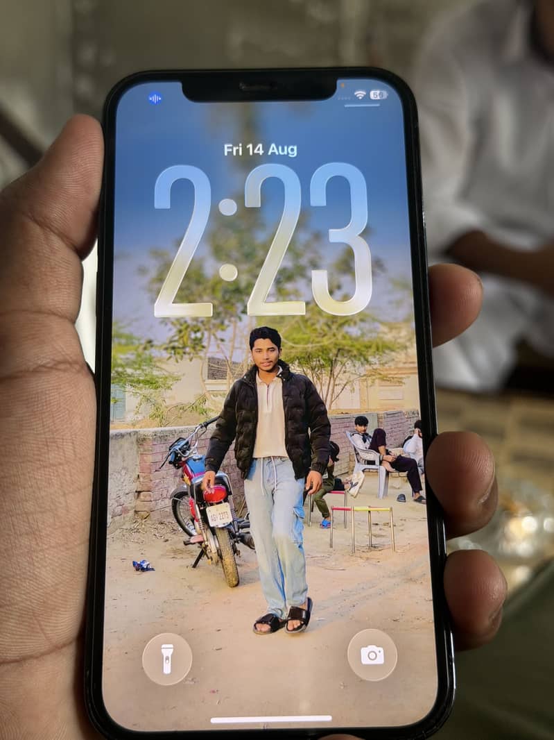 Apple iPhone 12 3