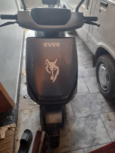 evee gen z 2026 only 4 months used 3500 km driven