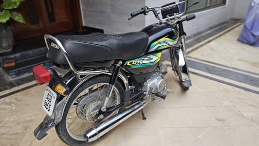 Honda CD-70 2023 Model in Black Color