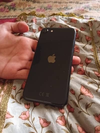 Apple iPhone SE
