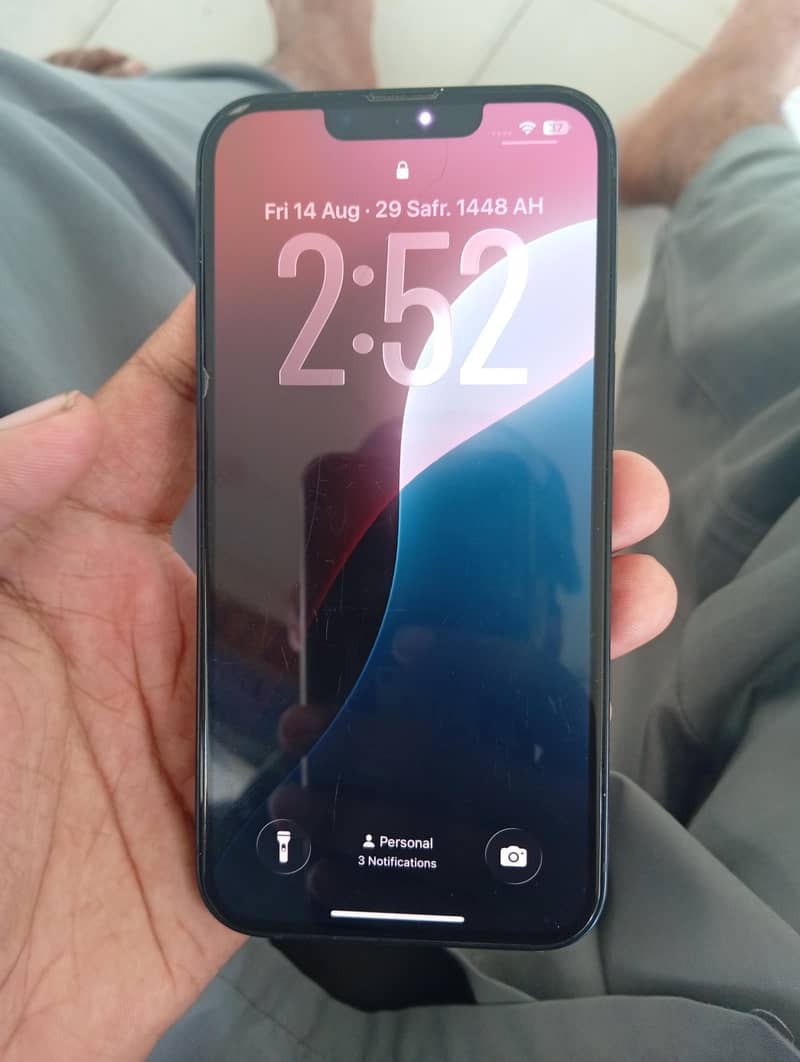 Apple iPhone 13 4