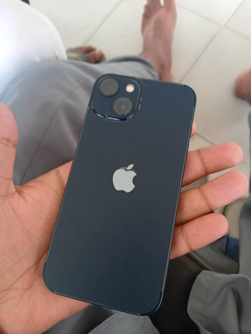 Apple iPhone 13 5