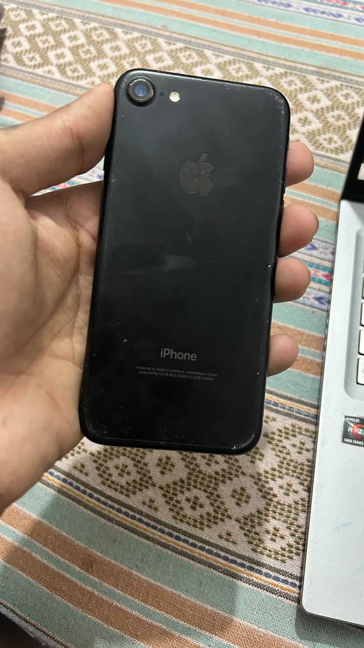Apple iPhone 7 2