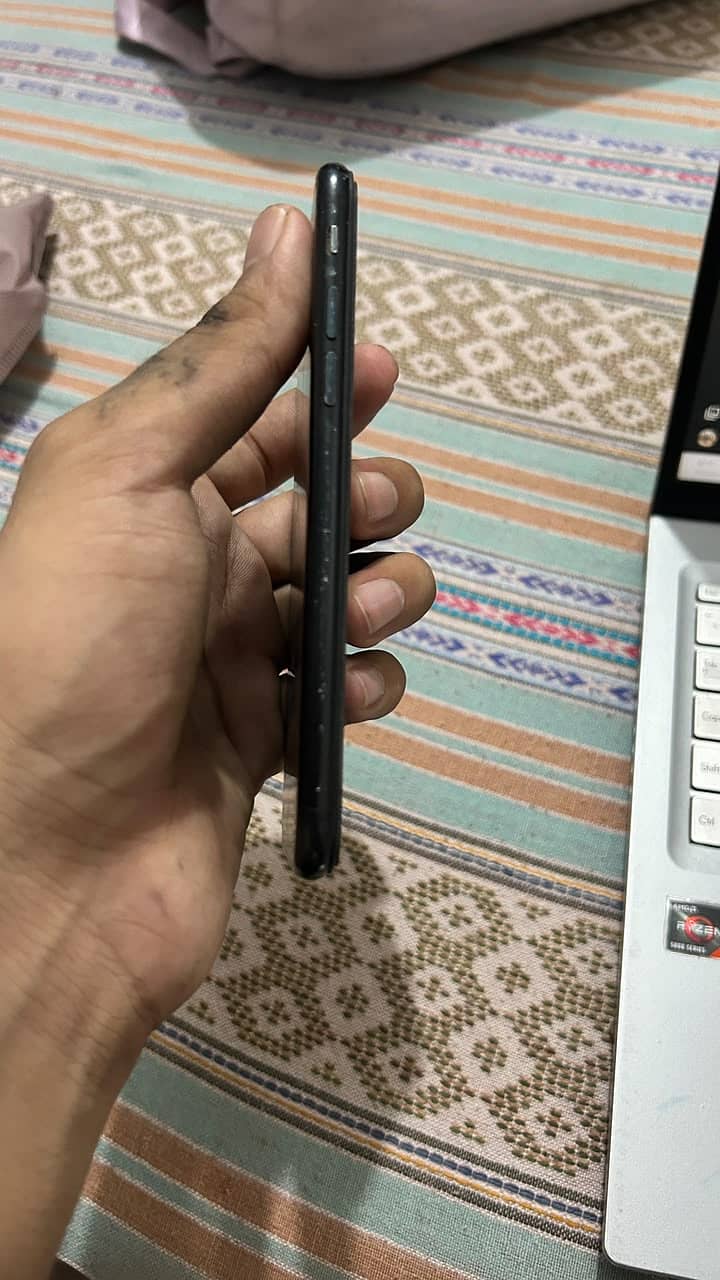 Apple iPhone 7 3