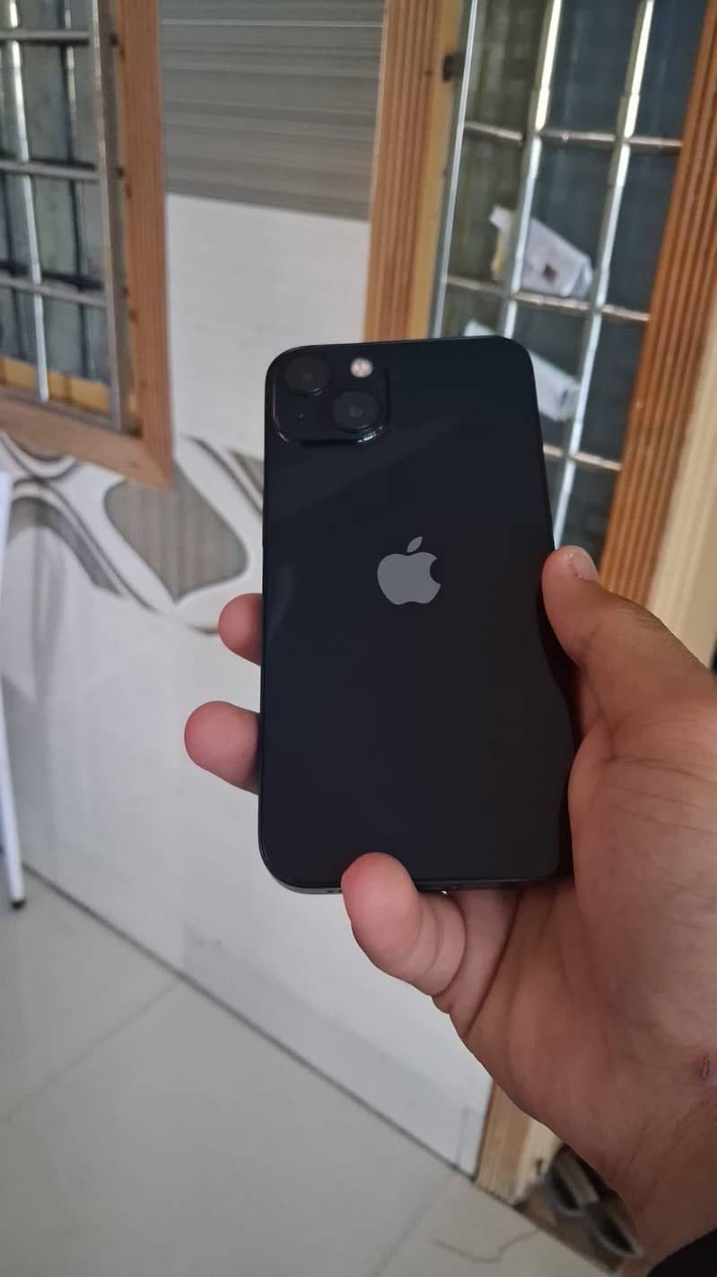 Apple iPhone 13 1