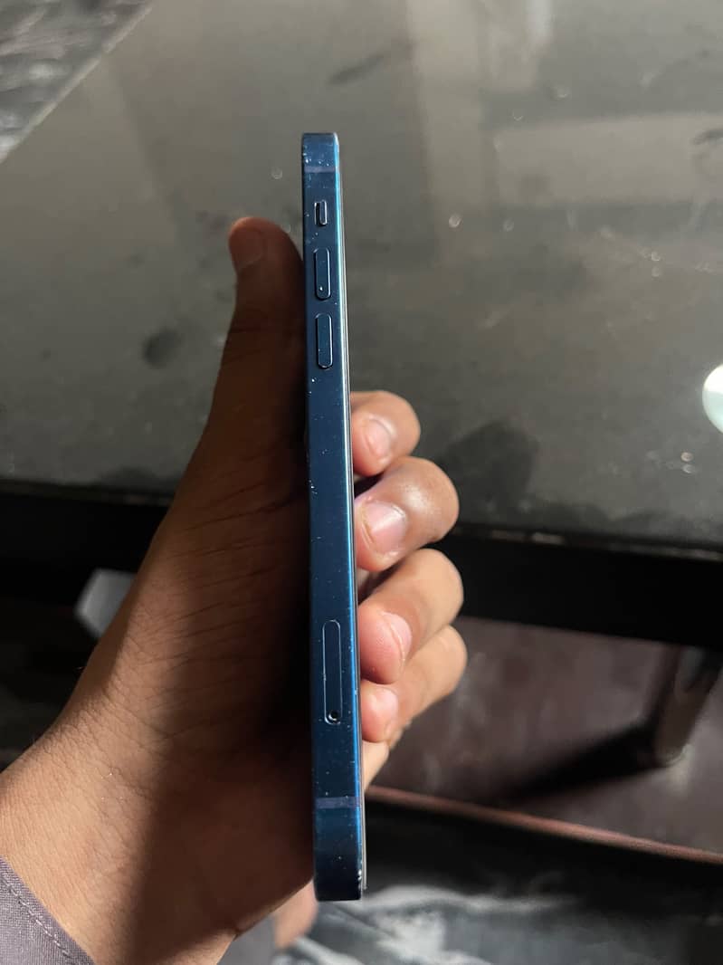 Apple iPhone 12 3