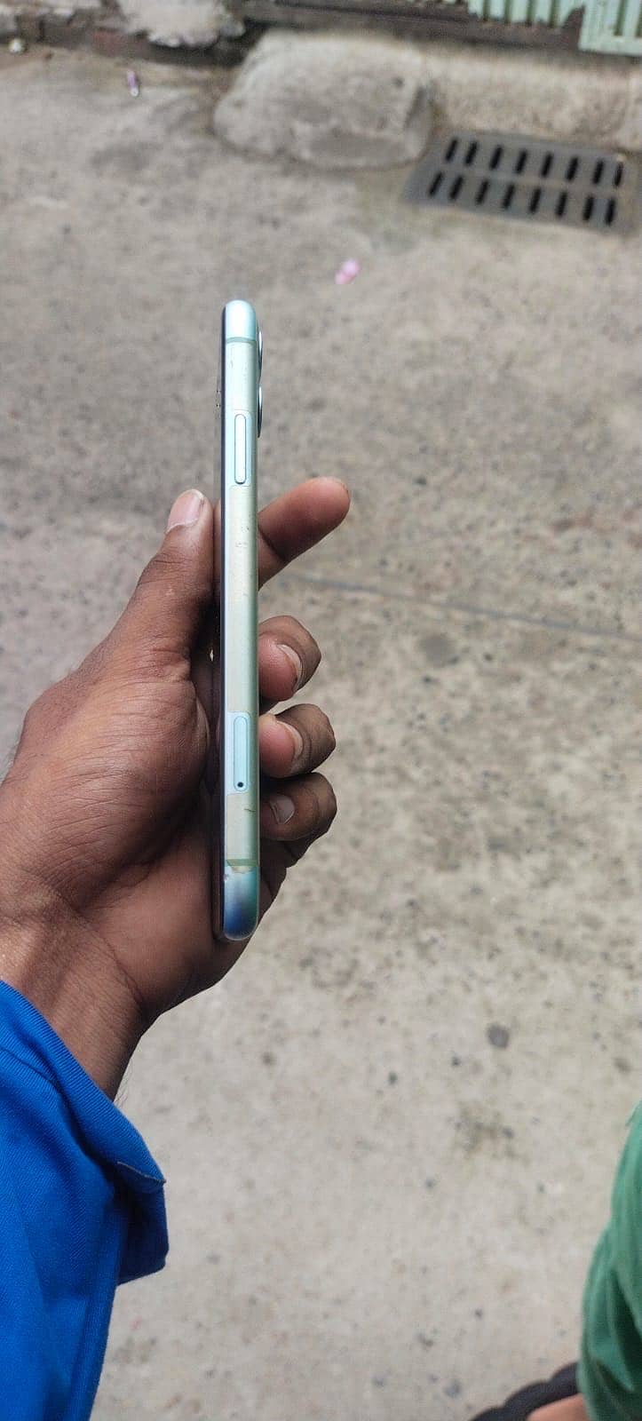 Apple iPhone 11 3