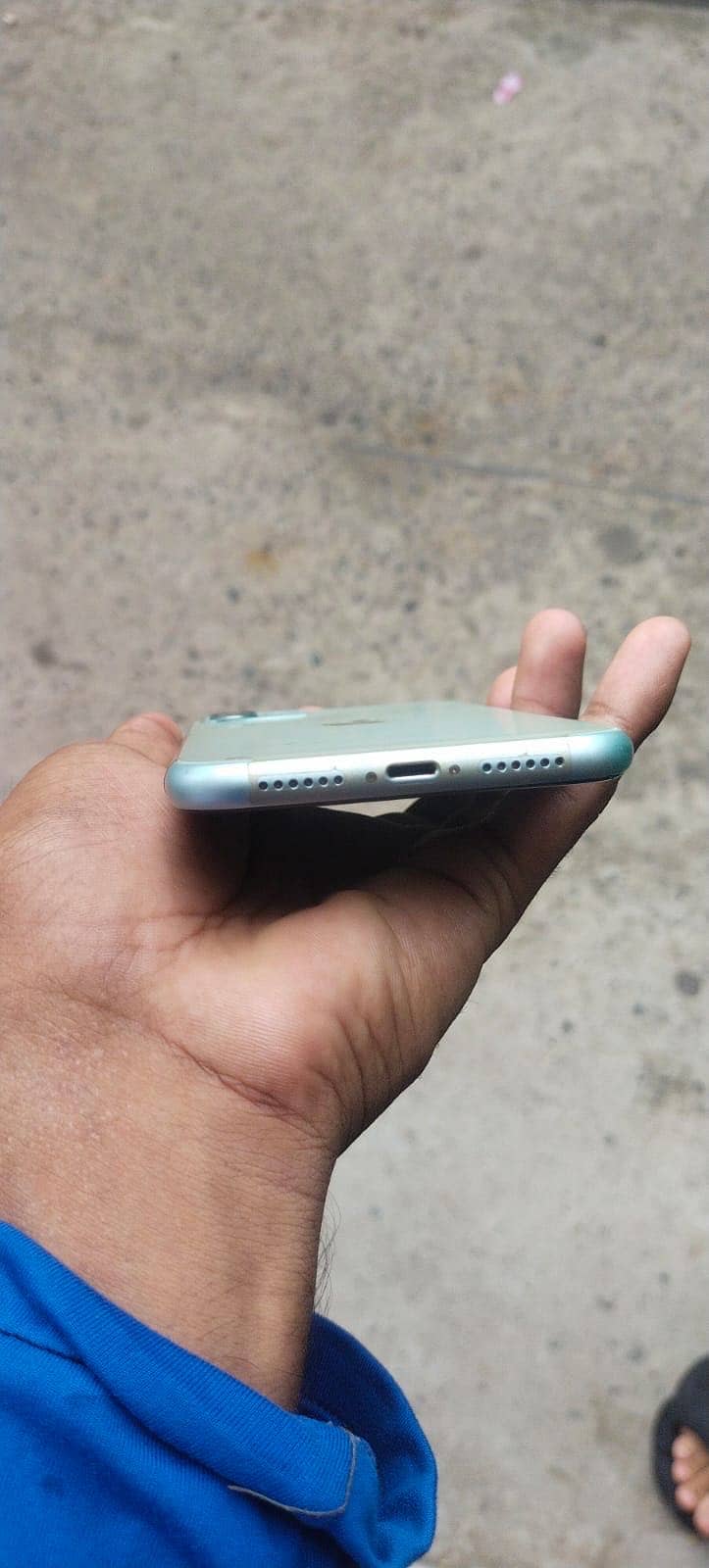 Apple iPhone 11 4
