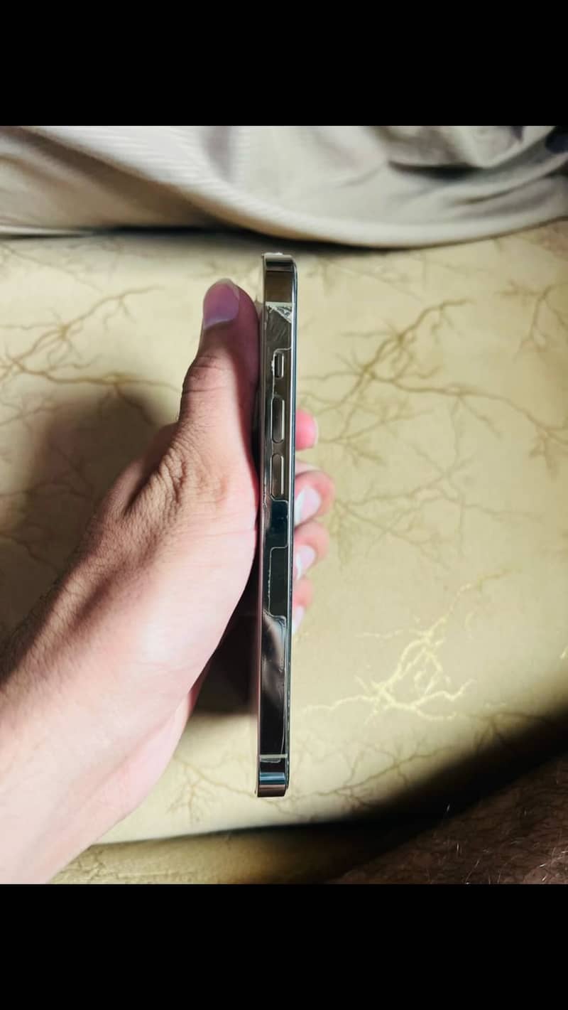 Apple iPhone 14 Pro 0
