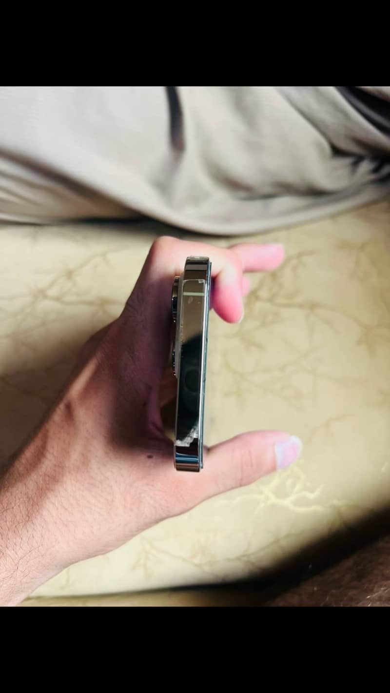 Apple iPhone 14 Pro 1