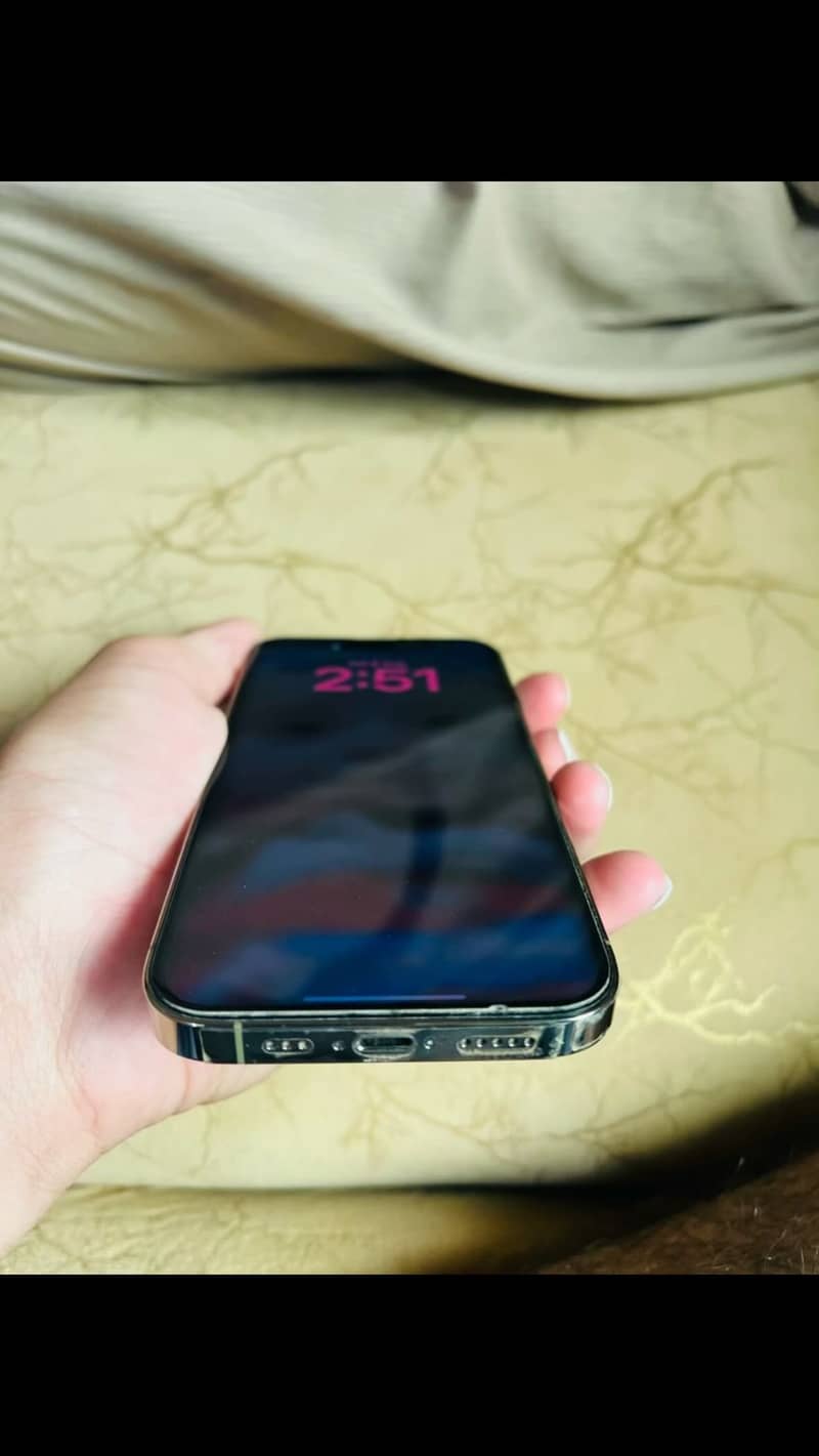Apple iPhone 14 Pro 2