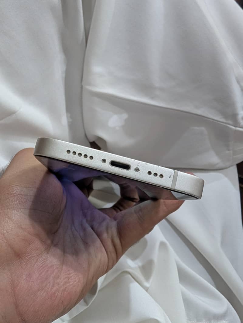Apple iPhone 13 2