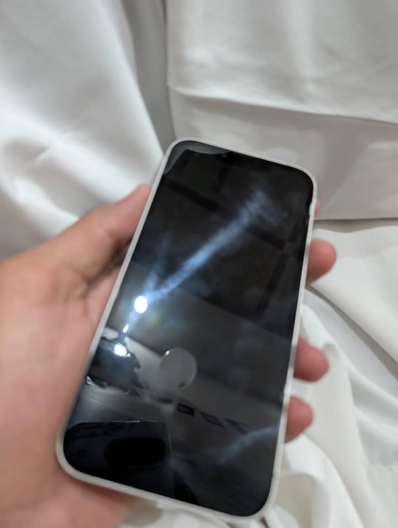 Apple iPhone 13 6