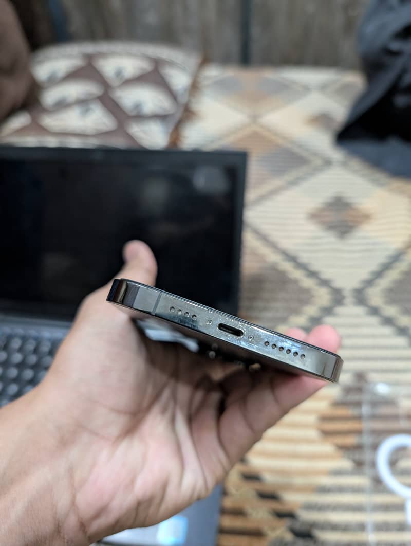 Apple iPhone 13 Pro Max 3