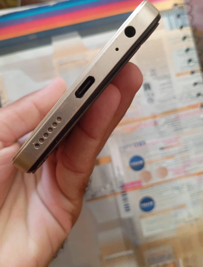 Tecno Spark 20C 3