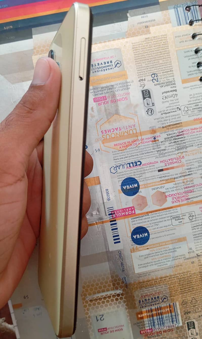 Tecno Spark 20C 4