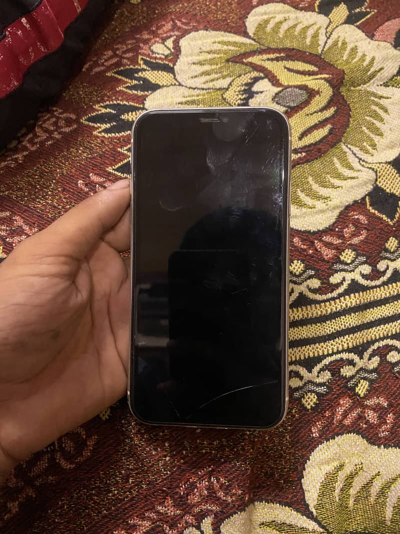 Apple iPhone 11 3