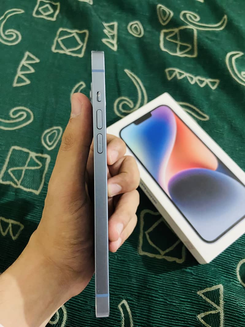 IPhone 14 plus with box 4