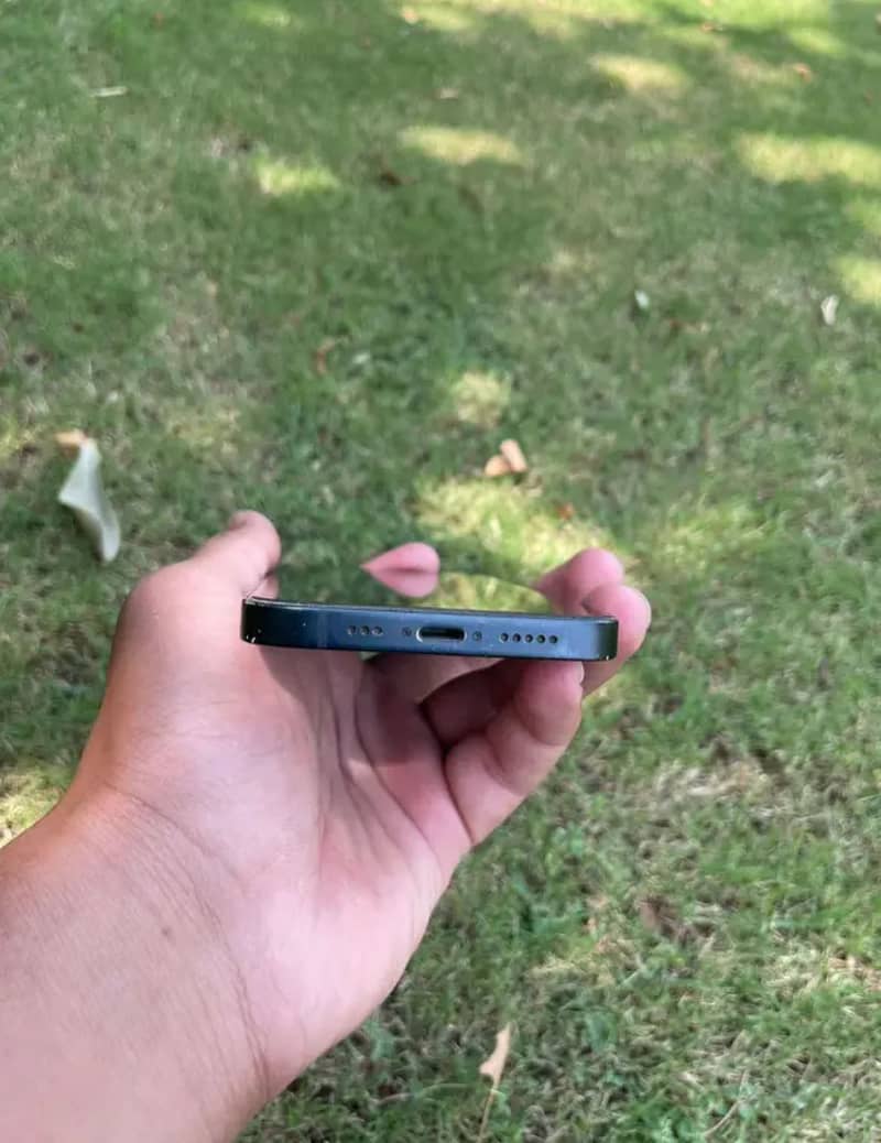 Apple iPhone 13 3