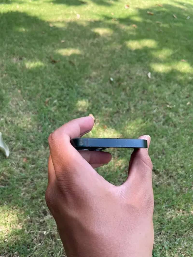 Apple iPhone 13 4