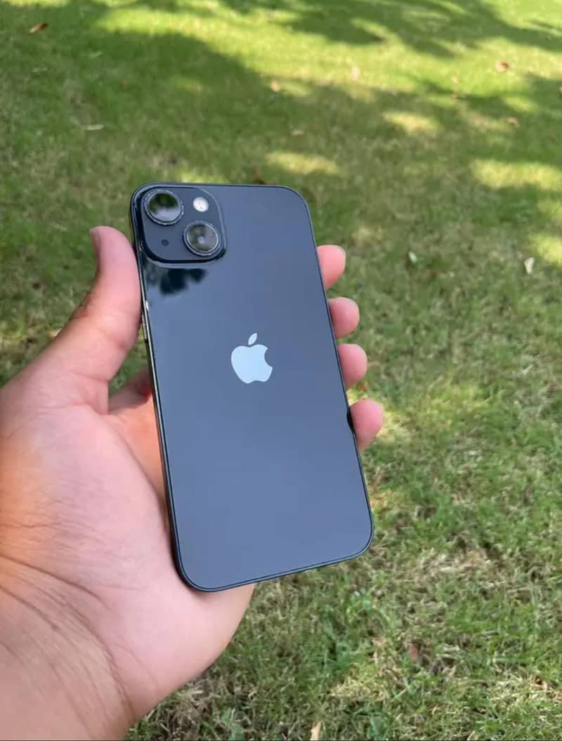 Apple iPhone 13 0