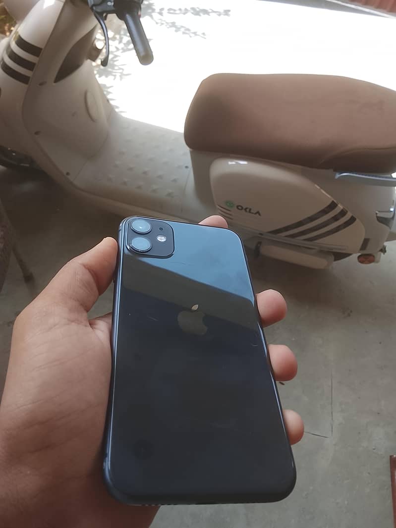 Apple iPhone 11 0