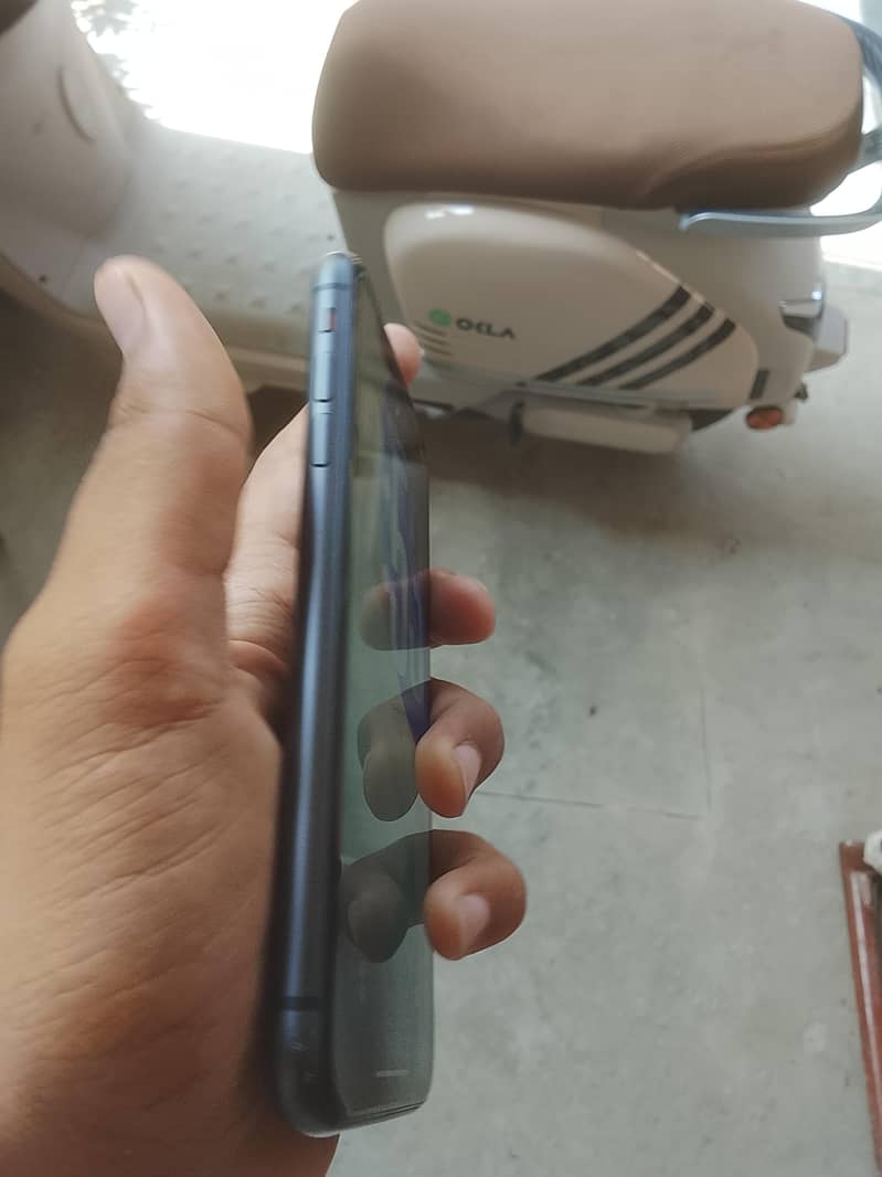 Apple iPhone 11 5