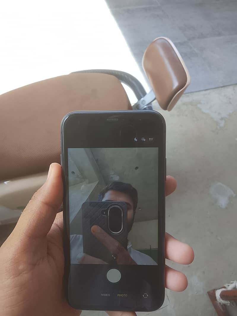 Apple iPhone 11 7