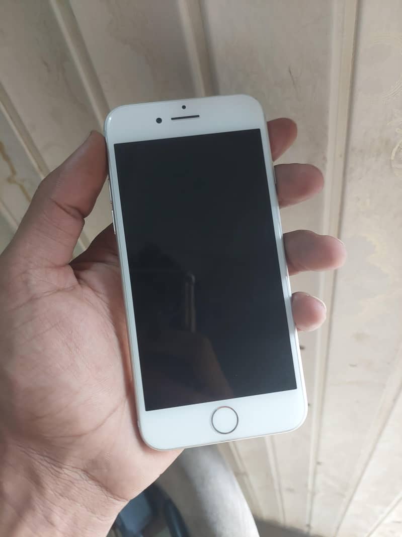 Apple iPhone 7 1
