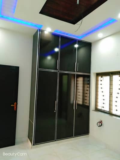 VIP beautiful 5 Marla portion is available for rent in sabzazar Lahore