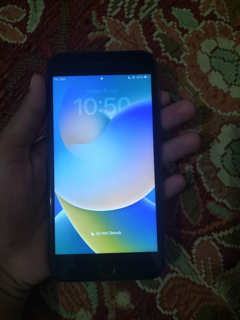 Apple iPhone 8 Plus 1