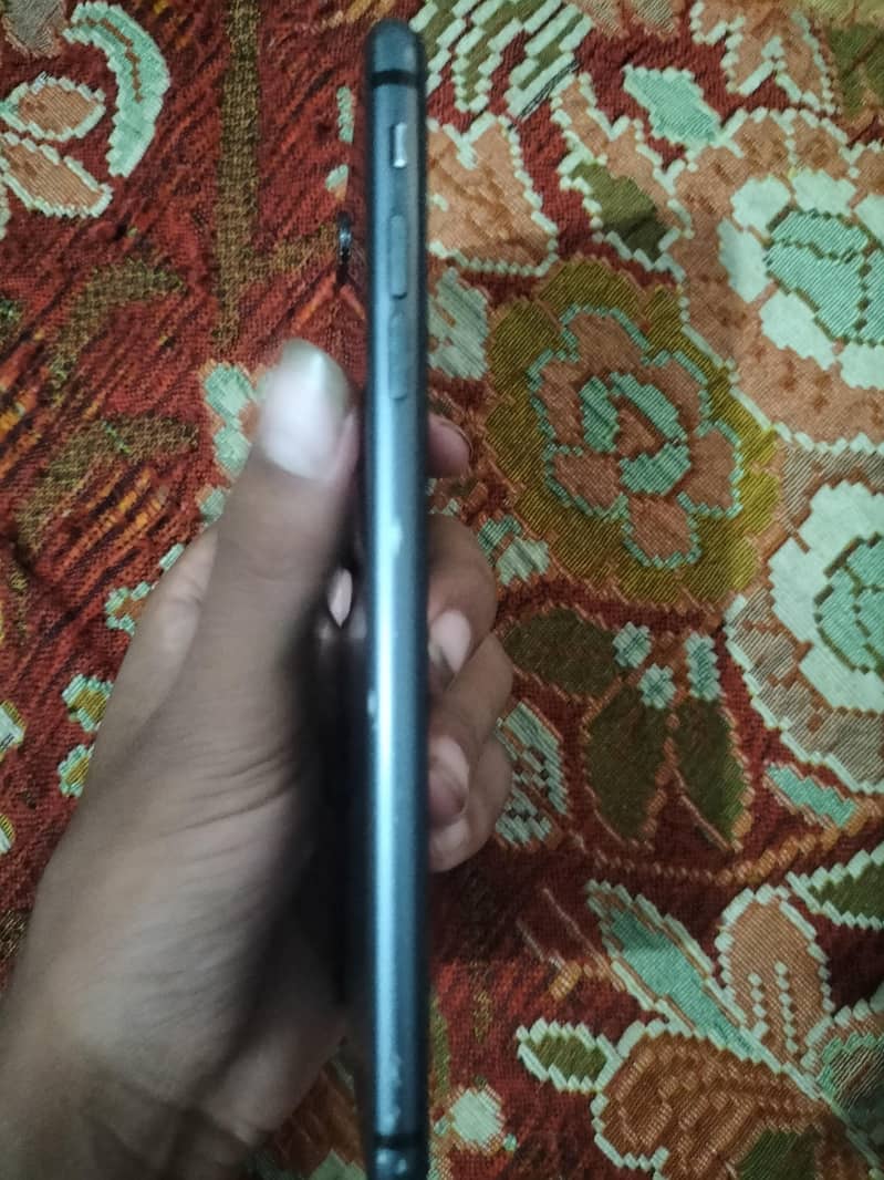 Apple iPhone 8 Plus 2
