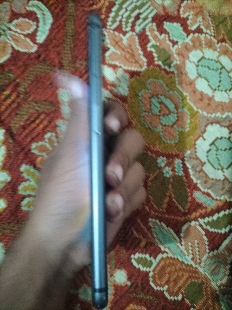 Apple iPhone 8 Plus 5
