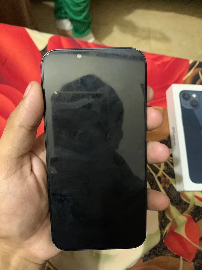 Apple iPhone 13 8