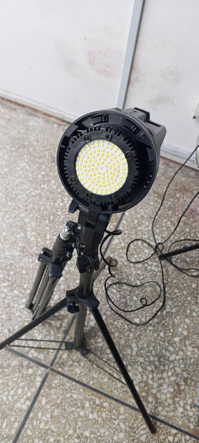 video lights with stands good condition