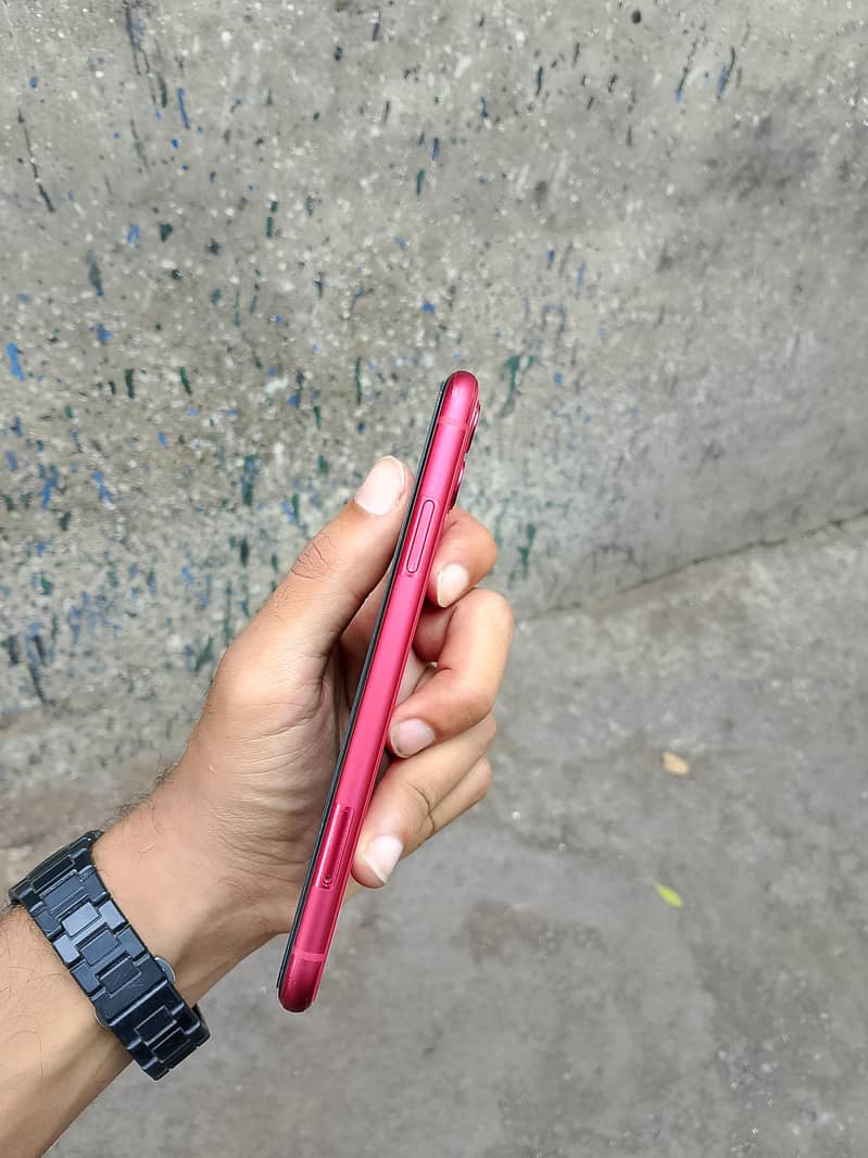 Apple iPhone 11 4