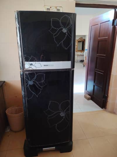 Refrigerator glass door