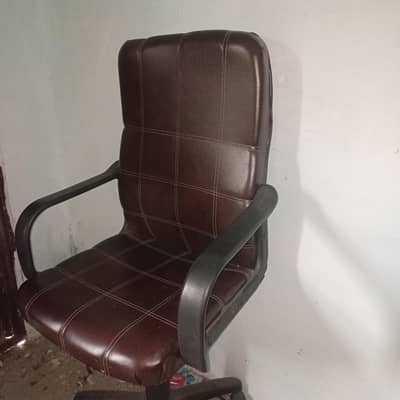 perfectly new executive office chair