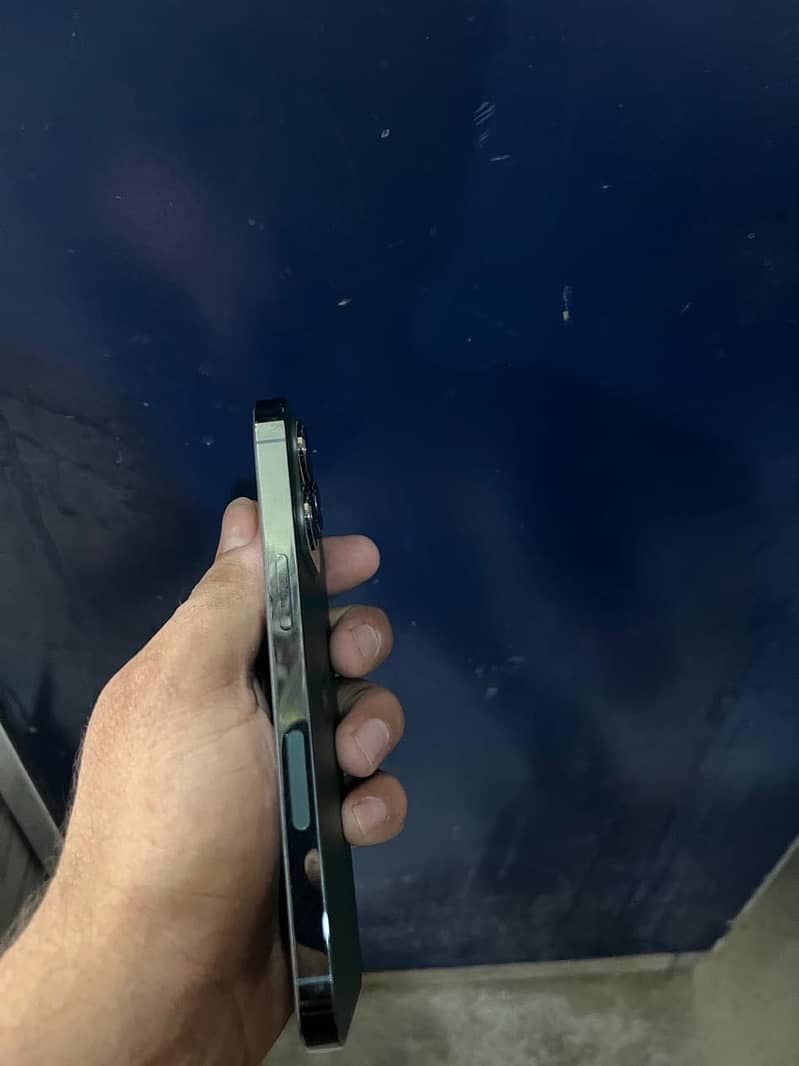 Apple iPhone 13 Pro 3