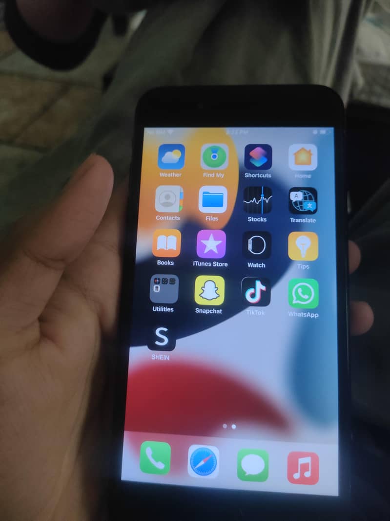 Apple iPhone 7 Plus 0