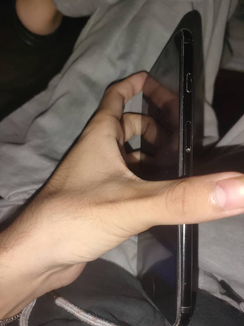 Apple iPhone 7 Plus 2