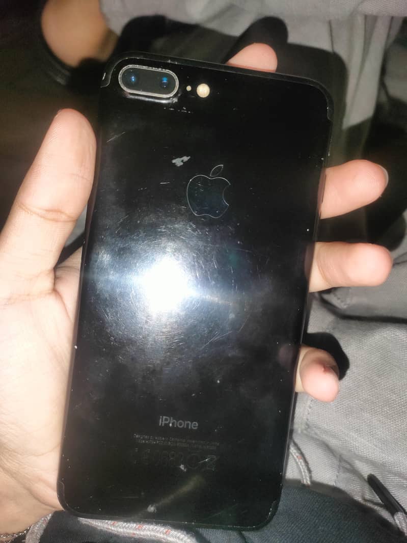 Apple iPhone 7 Plus 3